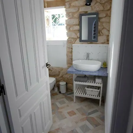 La Casita Bianca